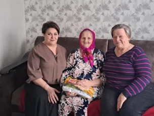 Второго декабря жительнице деревни Казанцево Екатерине Ефремовне Корытовой исполнилось 95 лет. Это не просто цифра, а целая эпоха, наполненная мудростью, добротой и бесценным опытом.